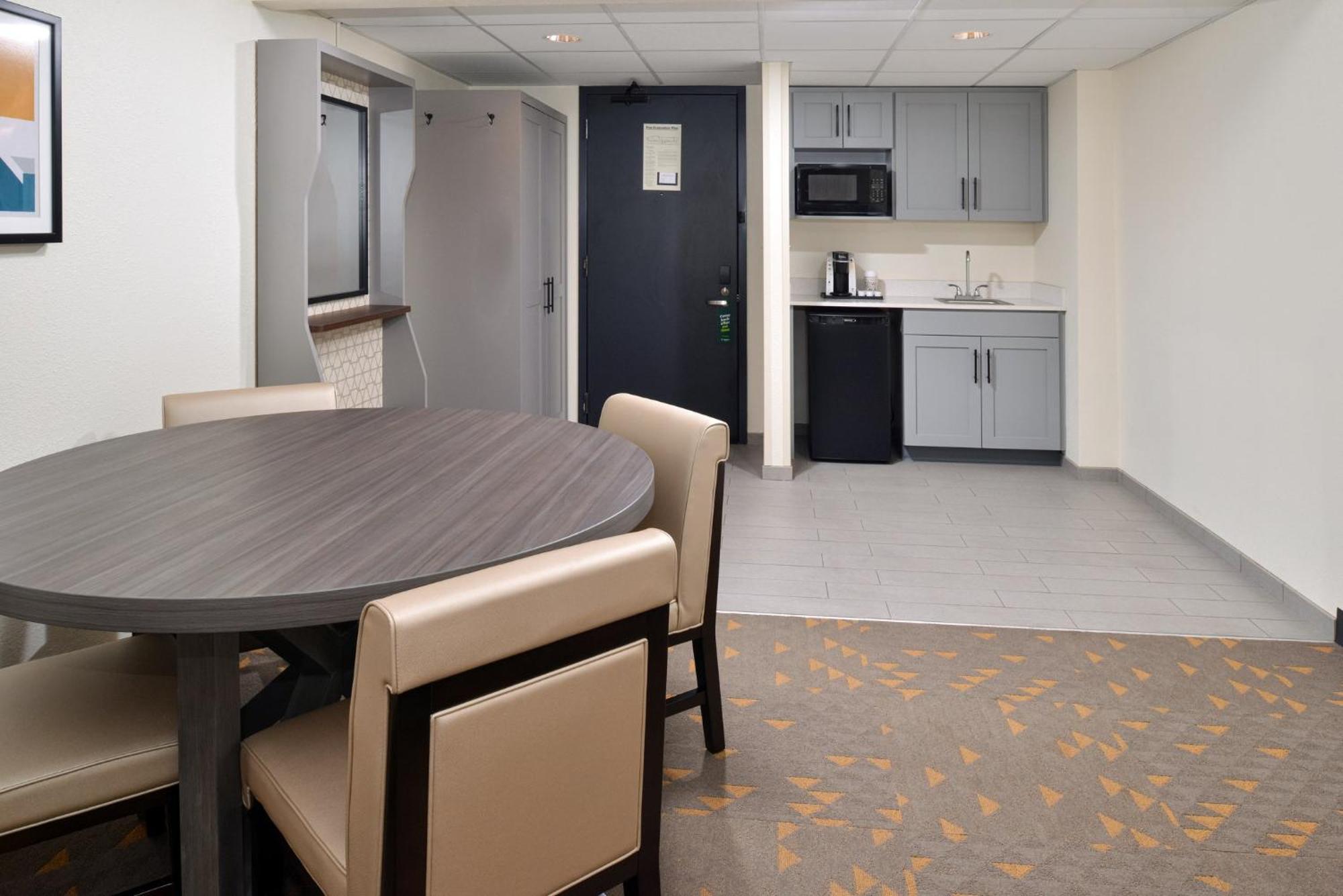 Holiday Inn Hotel & Suites Overland Park-Convention Center By Ihg Екстер'єр фото